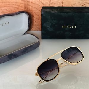Sunglasaes